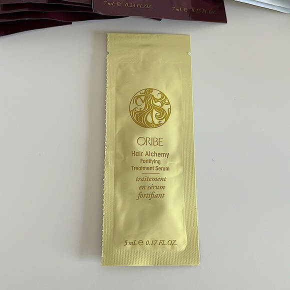 Oribe, Sisley, Diptyque, Laura Mercier | Lux Travel Kit - Picture 3 of 11